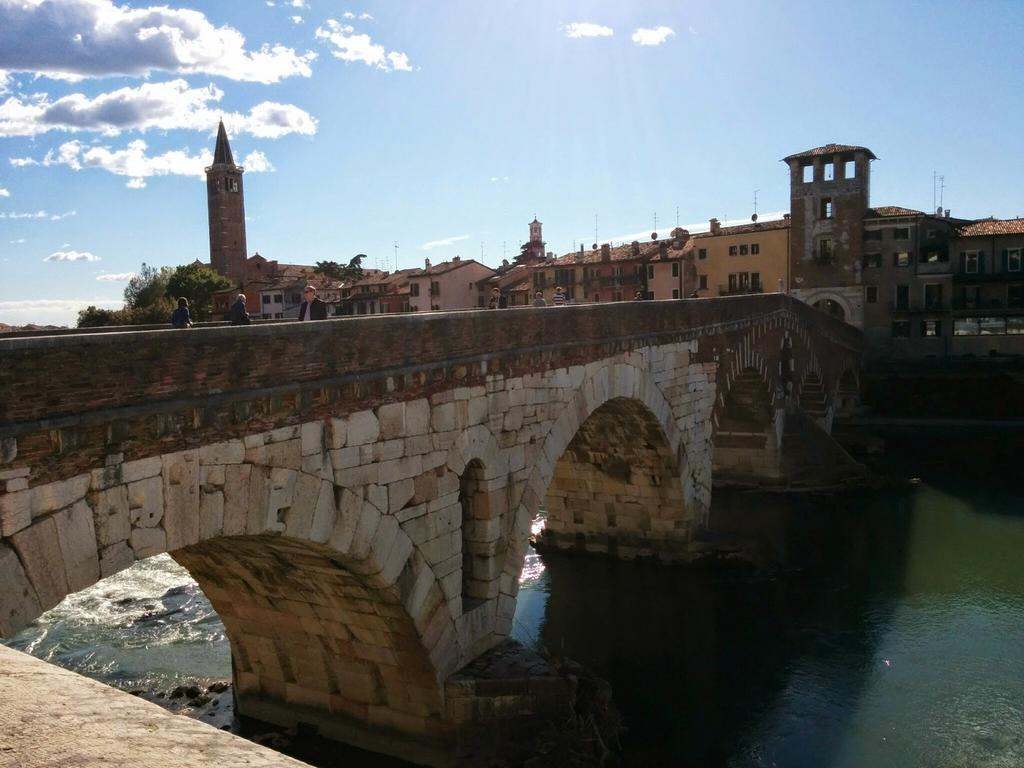 Across The River And Into The Trees Verona Phòng bức ảnh